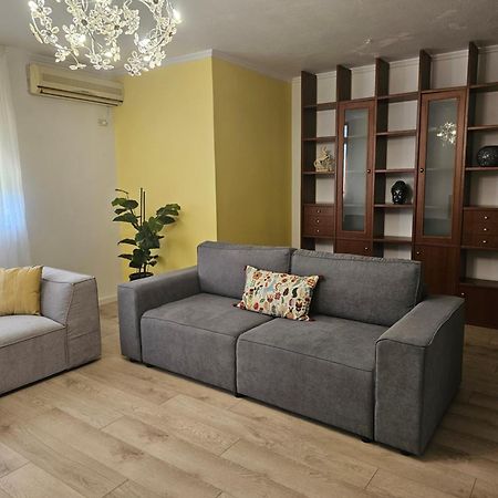 Spacious Modern Apartment In Prime Tirana Location Eksteriør bilde