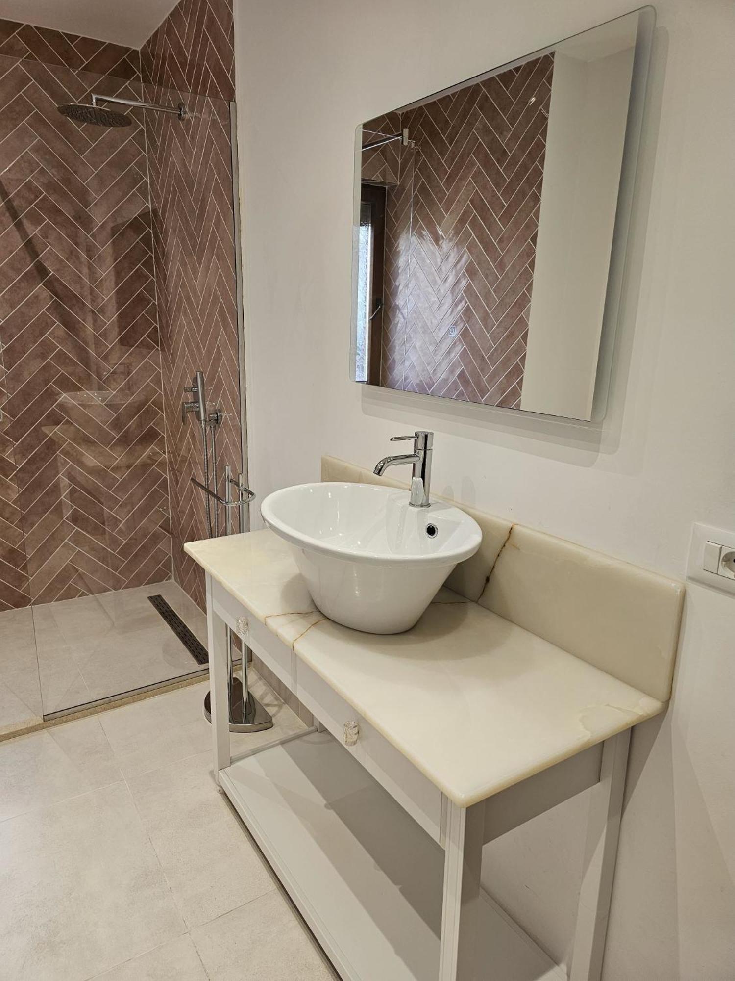 Spacious Modern Apartment In Prime Tirana Location Eksteriør bilde